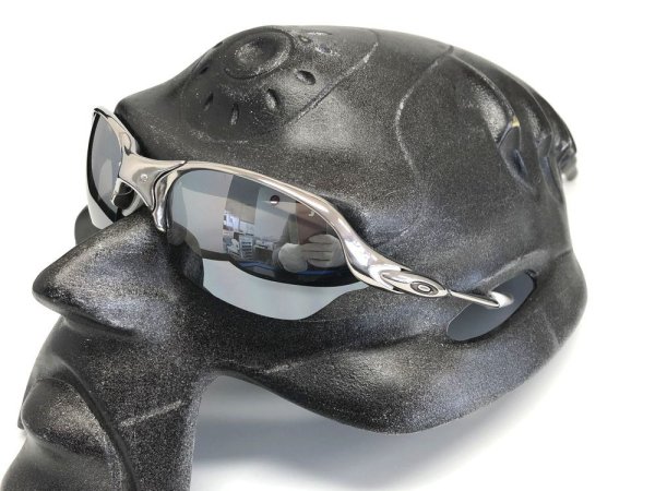 Photo15: ROMEO2- Liquid Metal - Polarized