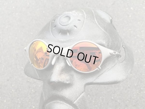 Photo7: MARS - Cardinal Red