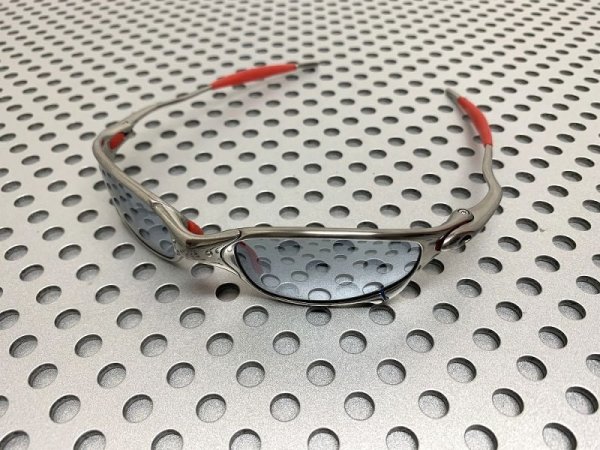 Photo7: JULIET - Titanium Clear - NXT® VARIA™ Photochromic