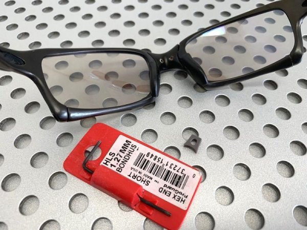 Photo5: X-Squared - Nose Bridge Screw