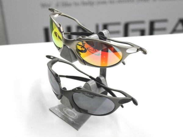 Photo2: Used / Oakley Sunglass Display Stand Aluminum 2 tier