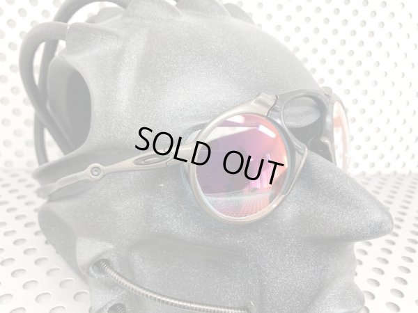 Photo4: MADMAN - Ruby Clear