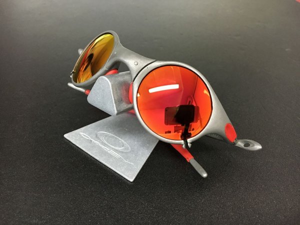 Photo14: MARS - Cardinal Red (14)