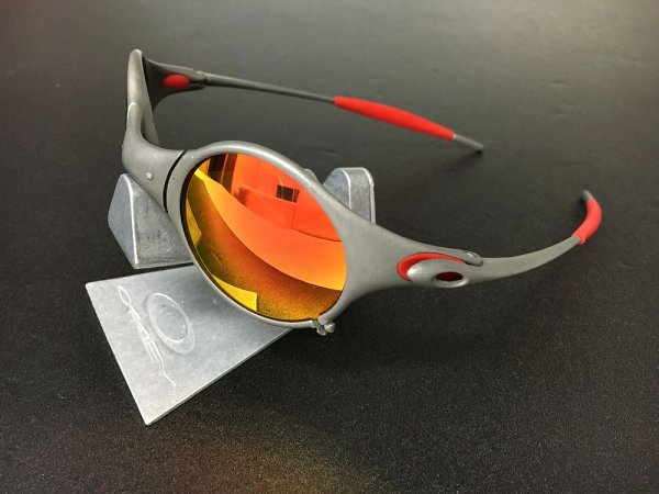 Photo13: MARS - Cardinal Red (13)