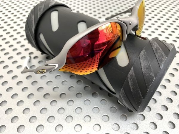 Photo7: ROMEO2 - Premium Red - UV420 (7)