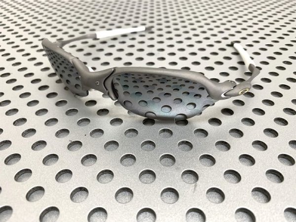 Photo2: ROMEO2- Liquid Metal - Polarized (2)