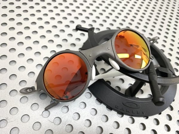 Photo11: Mars - Cardinal Red - Polarized (11)