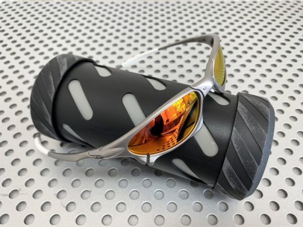 Photo8: PENNY - Cardinal Red (8)