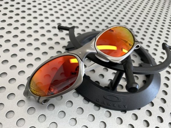 Photo9: PENNY - Cardinal Red (9)