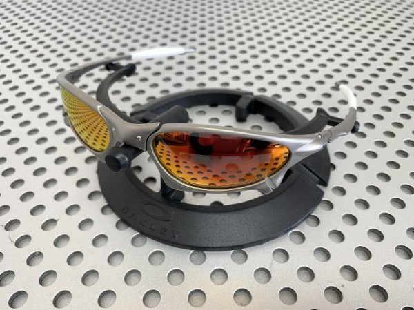 Photo12: PENNY - Cardinal Red (12)