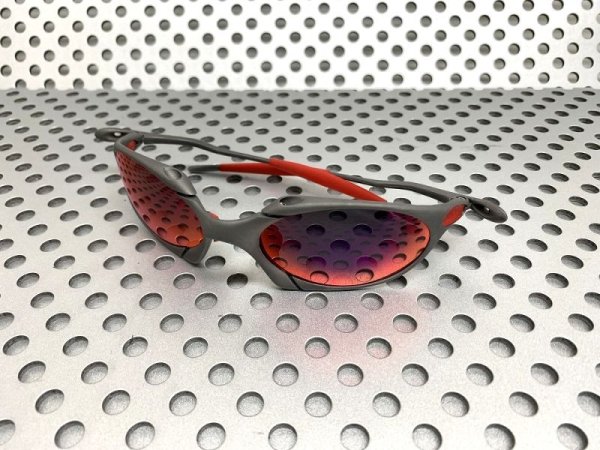 Photo11: ROMEO1 - Red Mirror (11)