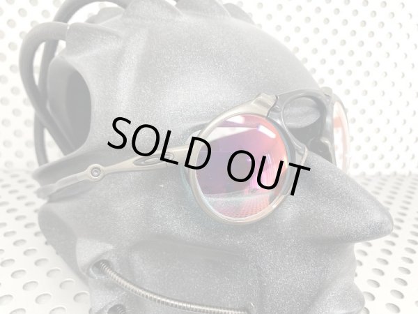 Photo4: MADMAN - Ruby Clear (4)