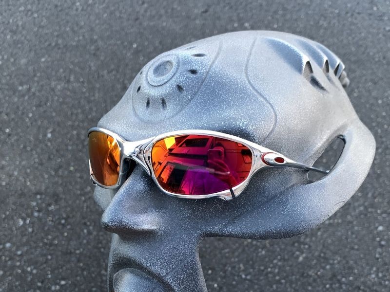 Oakley Penny® X-Metal w/Ruby Iridium vs. Juliet® X-Metal w/Ruby